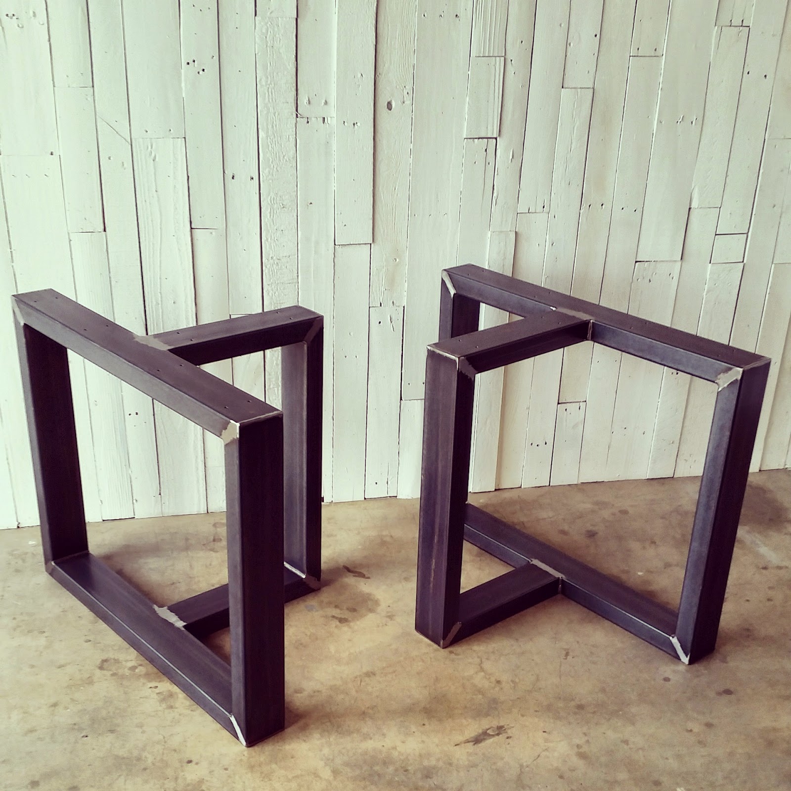 Urban Ironcraft : Metal Table Legs and Bases