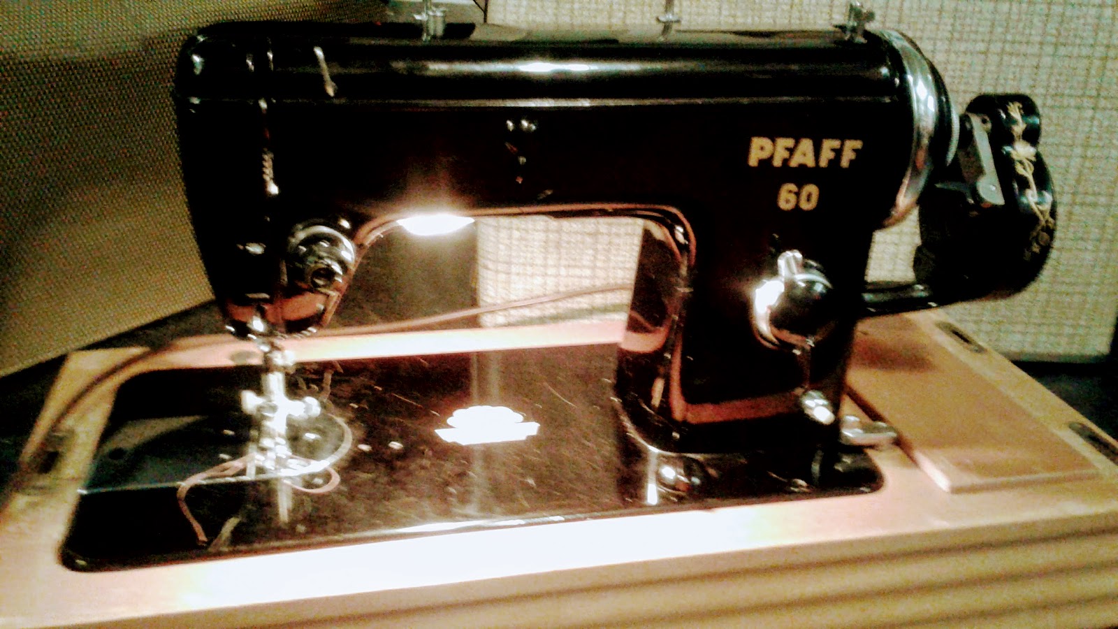 RustyDaytrips.nl One owner Pfaff 60 sewing machine