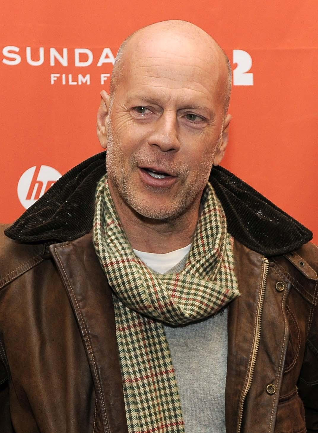 http://1.bp.blogspot.com/-bOFG3ntOAvg/T4onpooYMTI/AAAAAAAAD9U/i_072fgEY5Y/s1600/Bruce+Willis-3.jpg