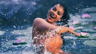 Kangana Ranaut kangana-ranaut-film-thalaivi-song-chali-chali-out-Now