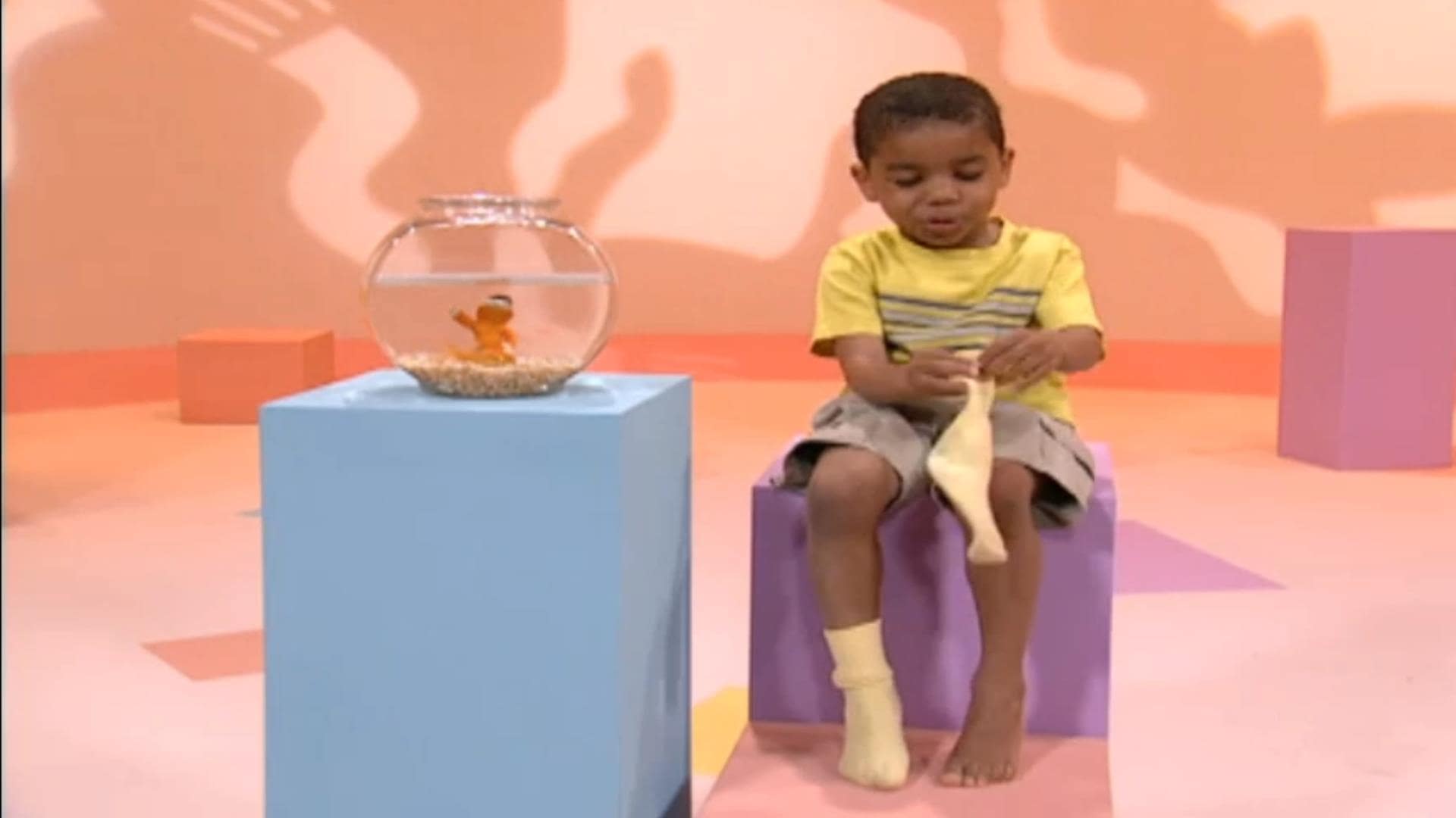 Elmo's World Getting Dressed