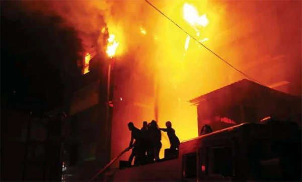 News, Kerala, Malappuram, Fire, Massive Fire, Building, Fire and Rescue Team, Massive Fire at Perinthalmanna Town