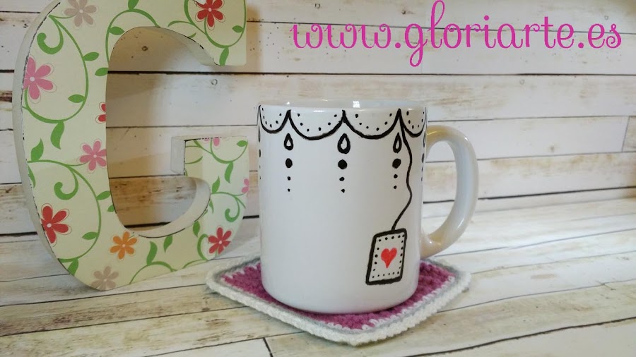taza de café decorada con rotulador