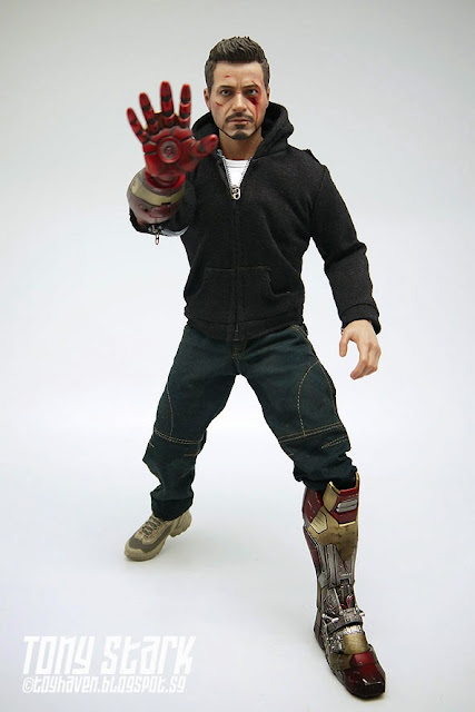 toyhaven: "Repulsor ON!" Tony Stark the Mechanic 12-inch figure from