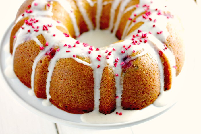 Vanilla Bundt Cake with Raspberries Vanilla Bundt Cake with Raspberries