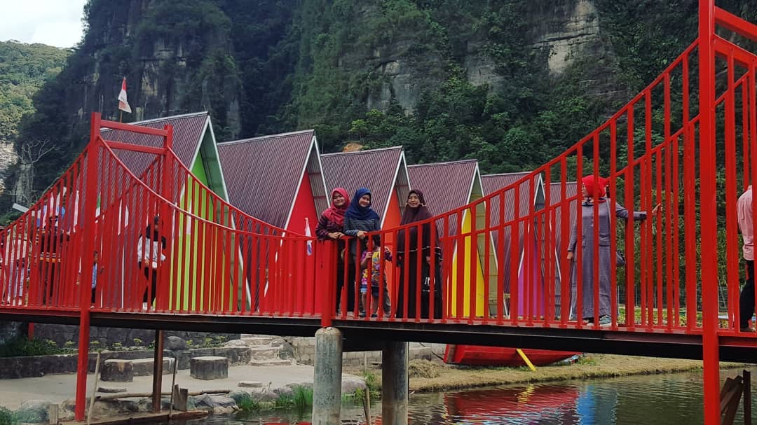 Kampung Eropa Lembah Harau Destinasi Wisata Kekinian di ...