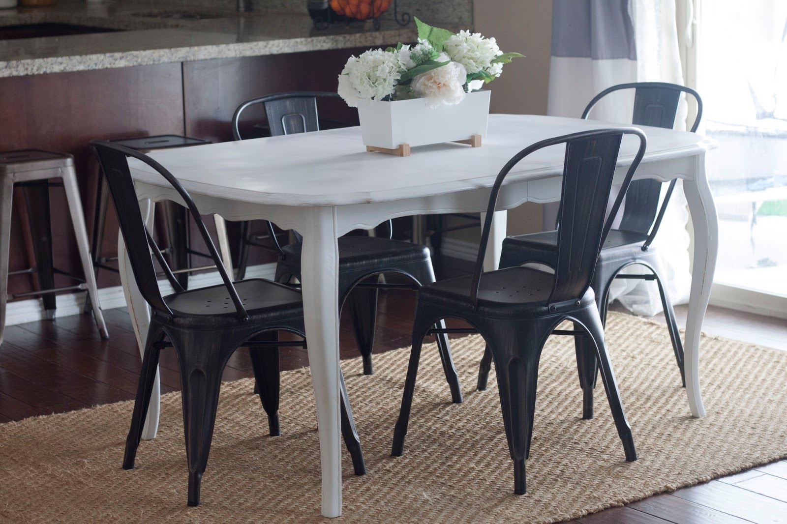 do it yourself divas: DIY: The Simple Way to Paint Furniture