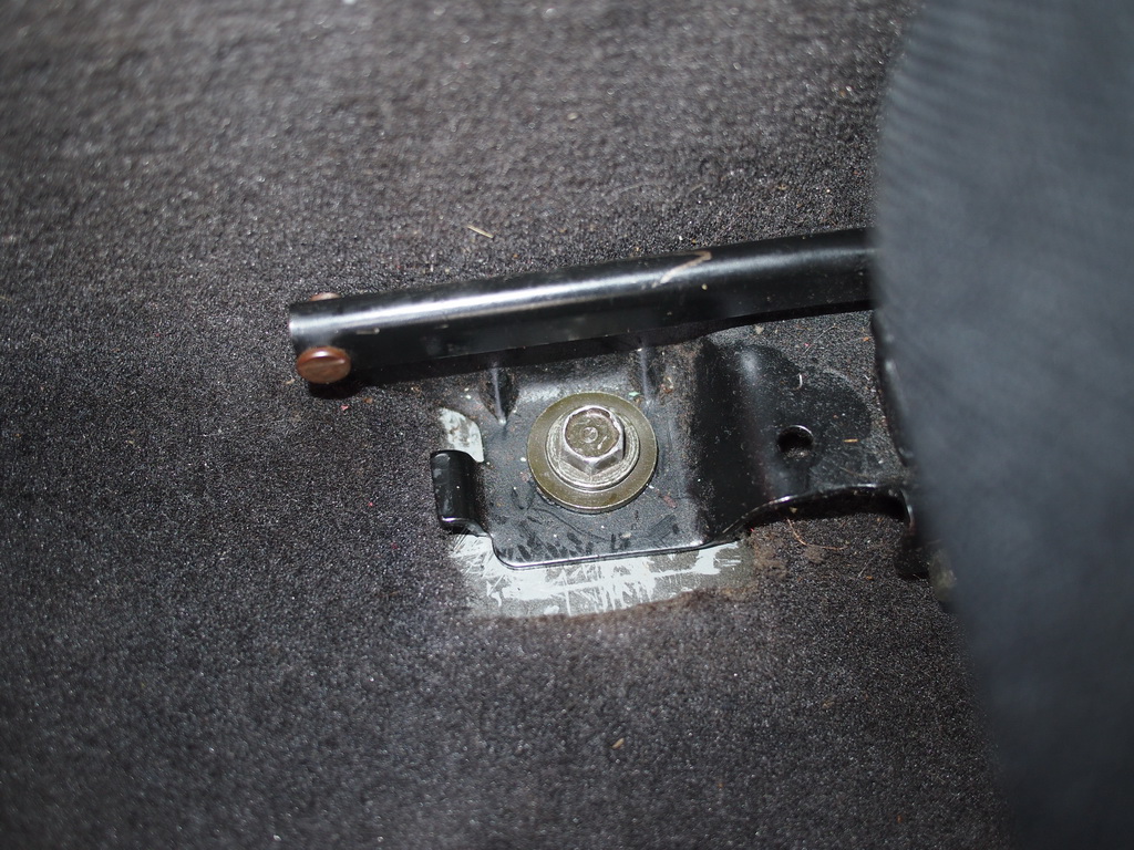 Honda CIVIC EG6 Seat bolts rethread