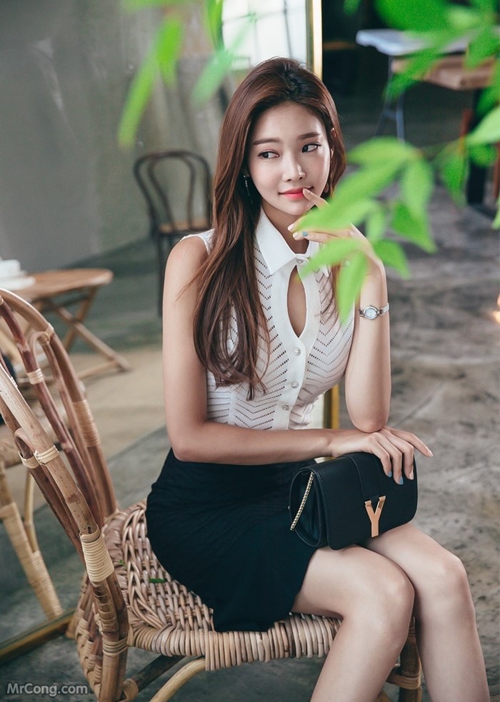 Beautiful Park Jung Yoon in fashion photoshoot in June 2017 (496 photos) photo 4-17