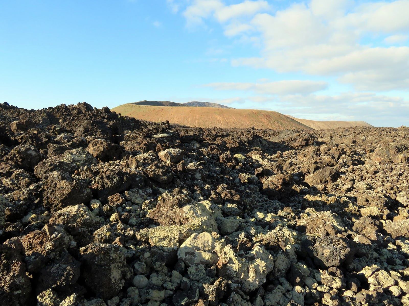 En Busca del Hada Azul Ruta Volcán de la Caldera Blanca En Busca del Hada Azul Ruta Volcán de la Caldera Blanca