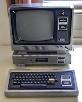 Imagen de un ordenador Tandy RS-80