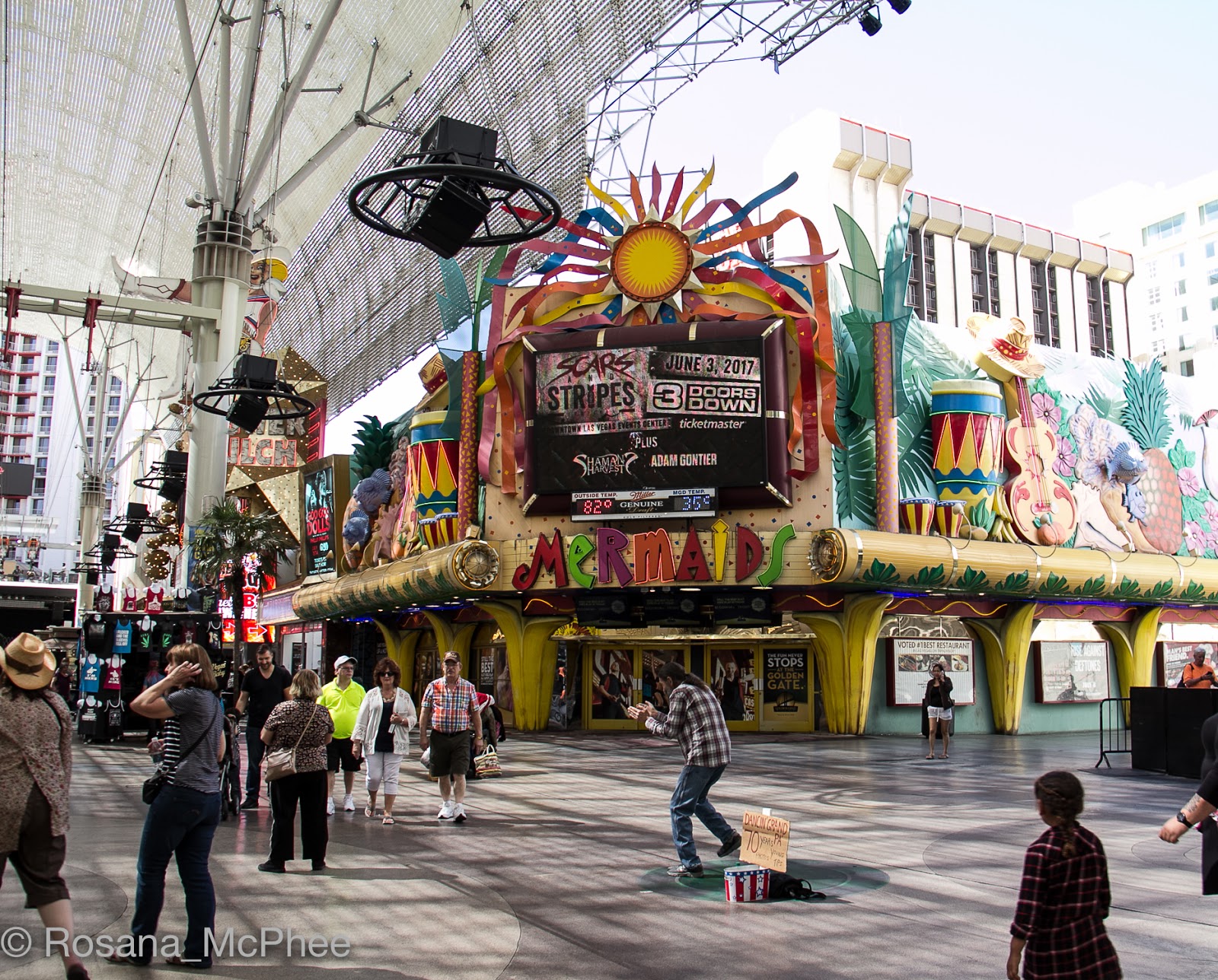 A Stroll Through Downtown Las Vegas - Hot and Chilli