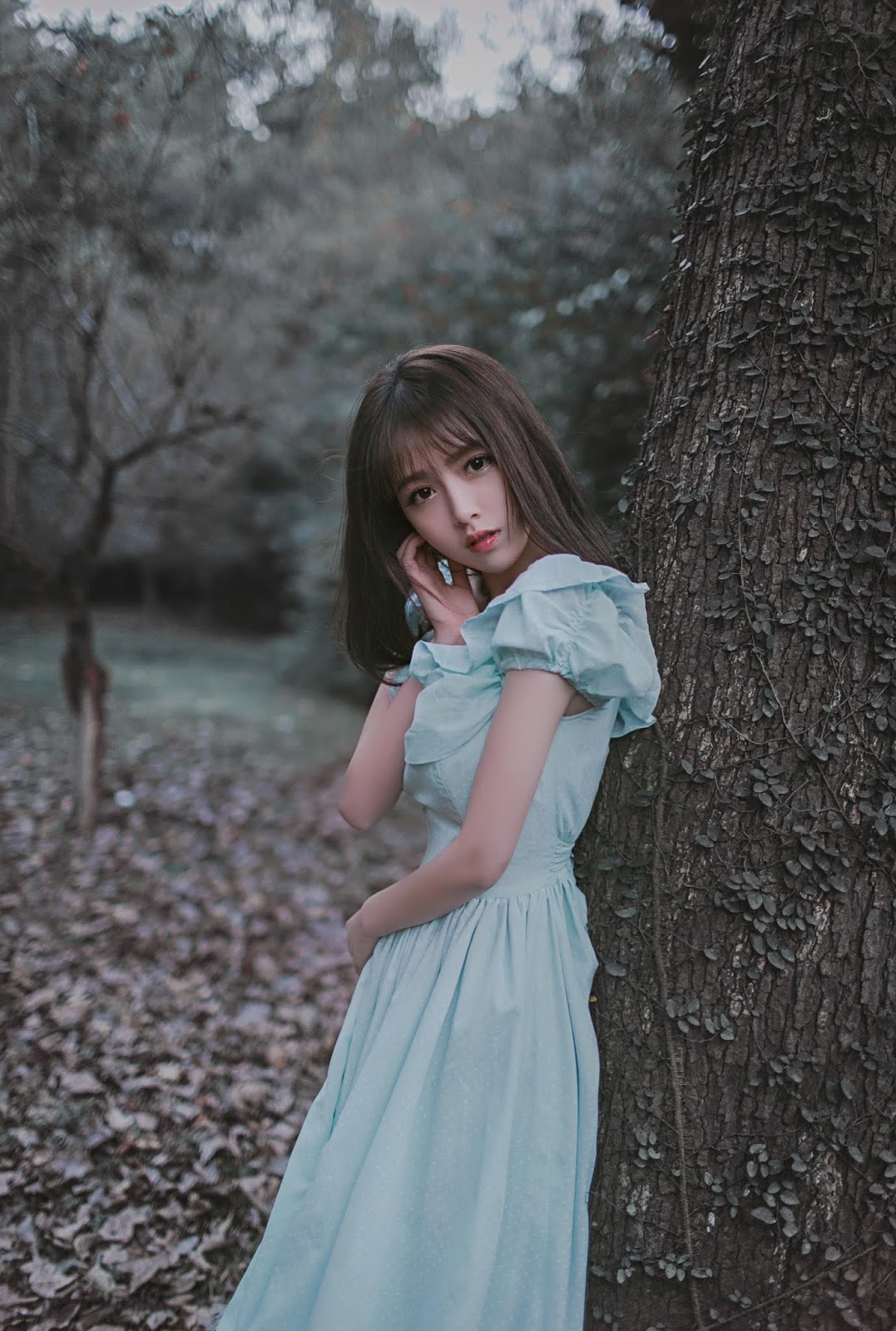 Chinese beautiful girl - Lost in the fairy forest