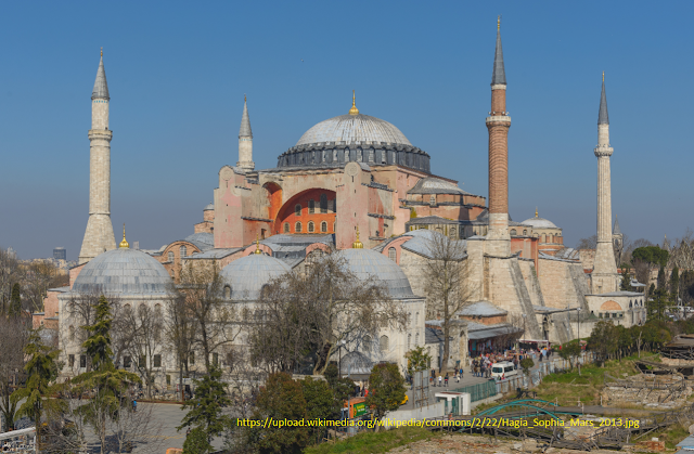 Cerita Saat Berkunjung Ke Hagia Sophia Yang Kini Kembali Menjadi Masjid Di Istanbul Turki Jejak Hitam Putih Bede