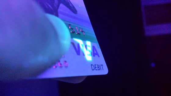 rahasia dibalik kartu kredit dan kartu debit