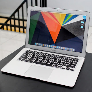 MacBook Air 13-inchi Core i5 Early 2015 Second di Malang