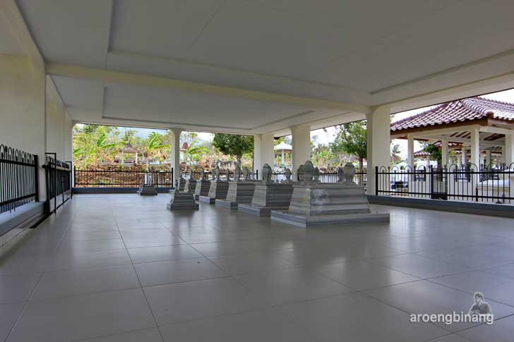 kompleks makam yudanegara ii banyumas