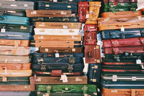 choose right suitcase for travel