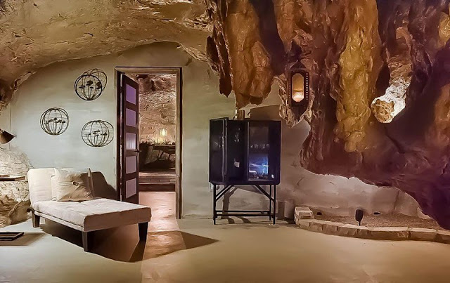 Super luxury hotels underground
