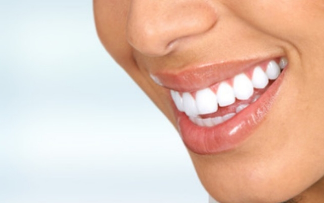 4 hábitos essenciais para cuidar da saúde bucal