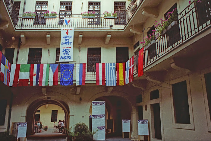 Bratislava, rue Jiraskova, maison Amadeus, Mozart, back into Europa, © L. Gigout, 1990