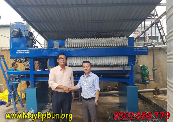 Bàn giao sử dụng máy ép bùn khung bản Việt Nam do Vĩnh Phát gia công chế tạo, model 800/30P