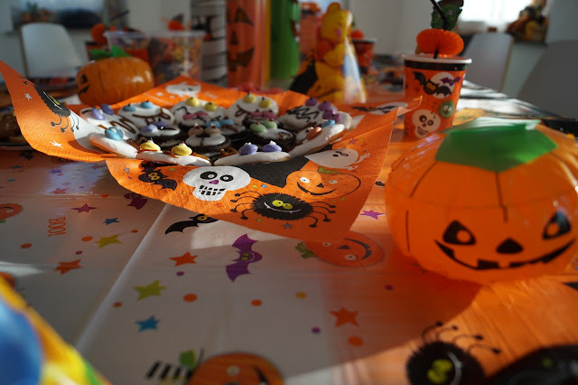 hallowenn deko und leckereien