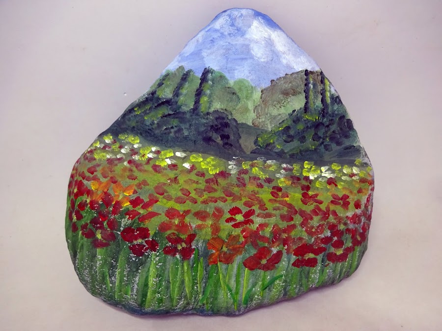 COMO PINTAR PIEDRAS CON PAISAJE DE AMAPOLAS PASO A PASO