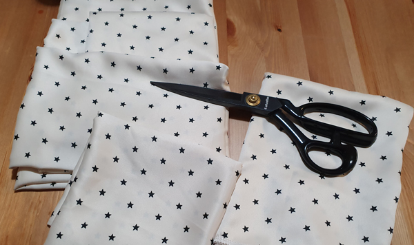 Using fabric as wrapping paper