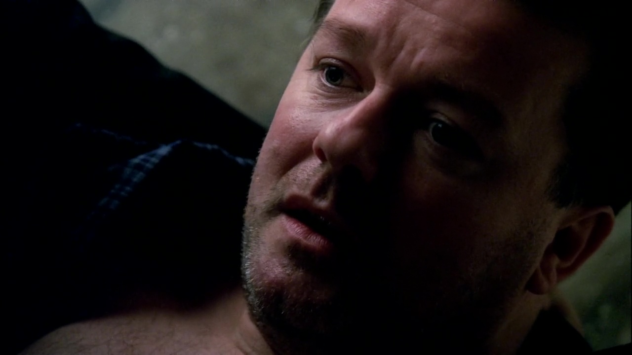 ausCAPS: Ricky Gervais shirtless in Alias 3-15 "Facade"