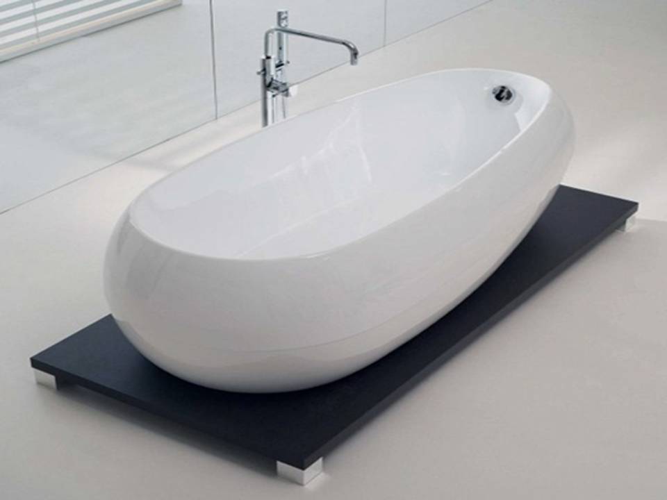 Trend Homes Beautiful Egg Shaped Bathtub