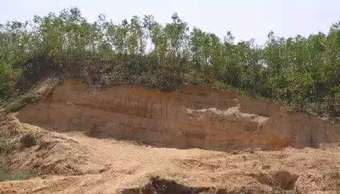 ছোট মহেশখালীতে উপজেলা প্রশাসনের অভিযানে ডাম্পার জব্দ, মুচলেকা দিয়ে ছাড় ছোট মহেশখালীতে উপজেলা প্রশাসনের অভিযানে ডাম্পার জব্দ, মুচলেকা দিয়ে ছাড়