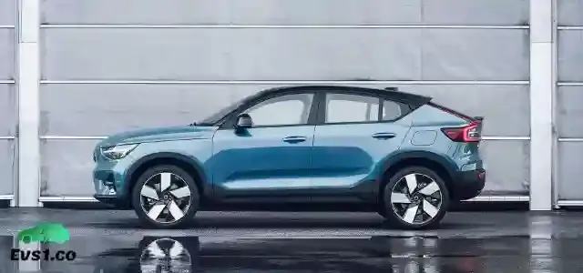 سعر ومواصفات سيارة فولفو C40 2022 ريتشارج الكهربائية 2022 Volvo C40 Recharge