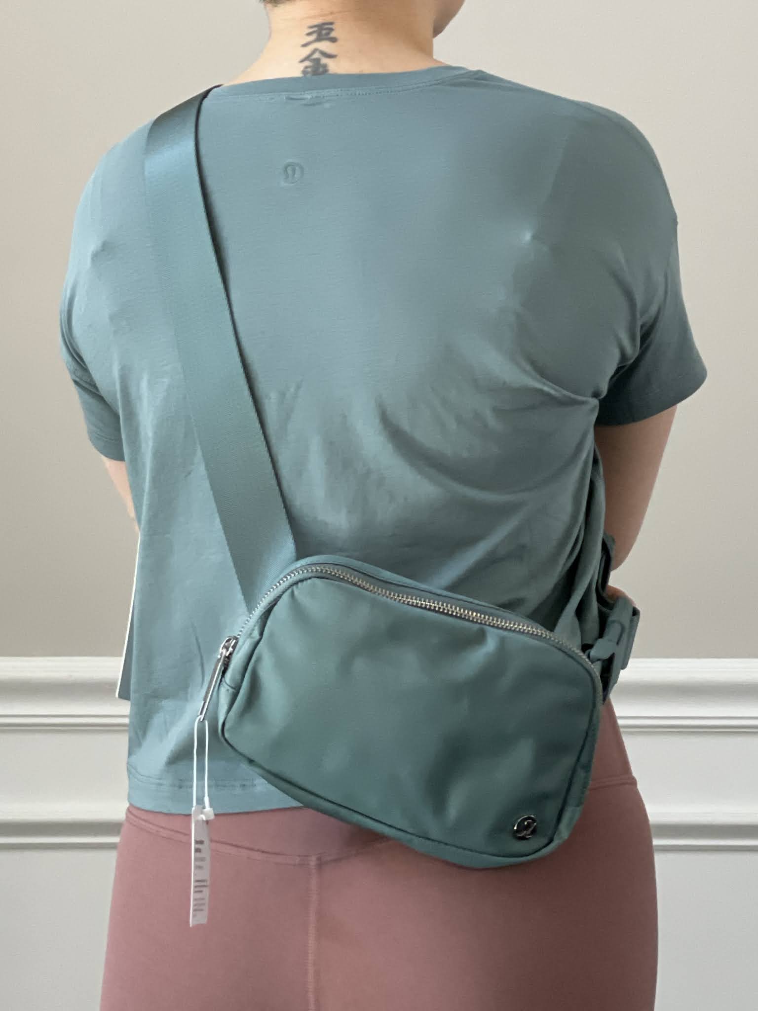 Fit Review Friday! Cates Tee and Everywhere Belt Bag in Tidewater Teal