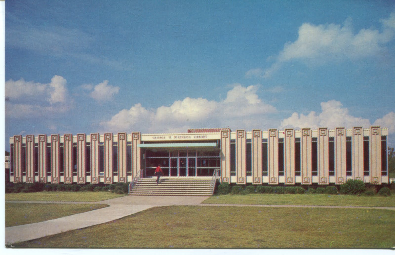 Library Postcards M McLendon Library, Hinds Junior College