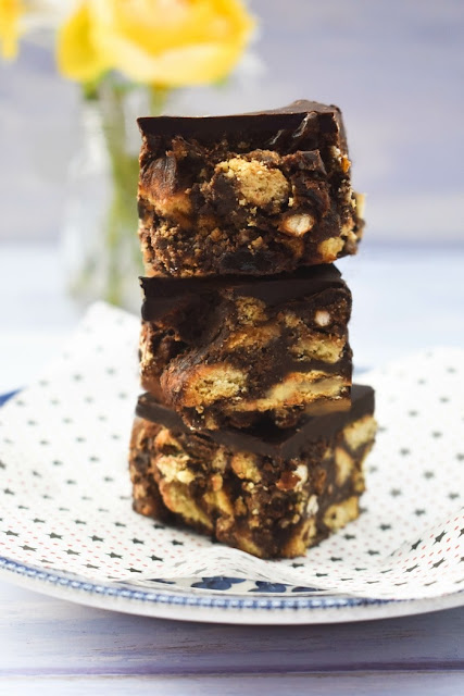 chocolate pretzel tiffin Stack of chocolate pretzel tiffin