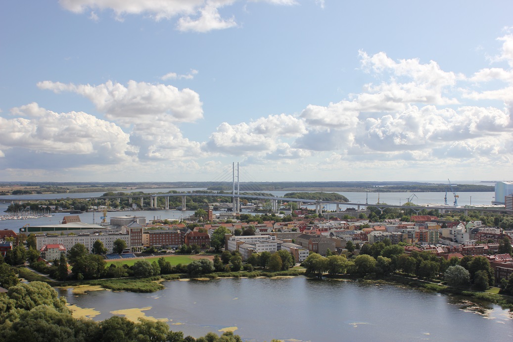 most na Rujanu, pohled z kostelní věže ze Stralsundu