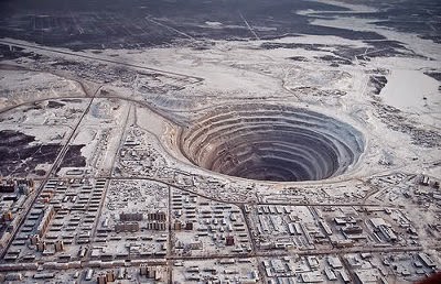 اغرب حفر فى العالم If-you-found-our-sinkholes-galley-interesting-heres-a-hole-for-the-record-books-the-kola-superdeep-borehole-in-russia-is-12-264m-deep-sharegoodstuffs-com