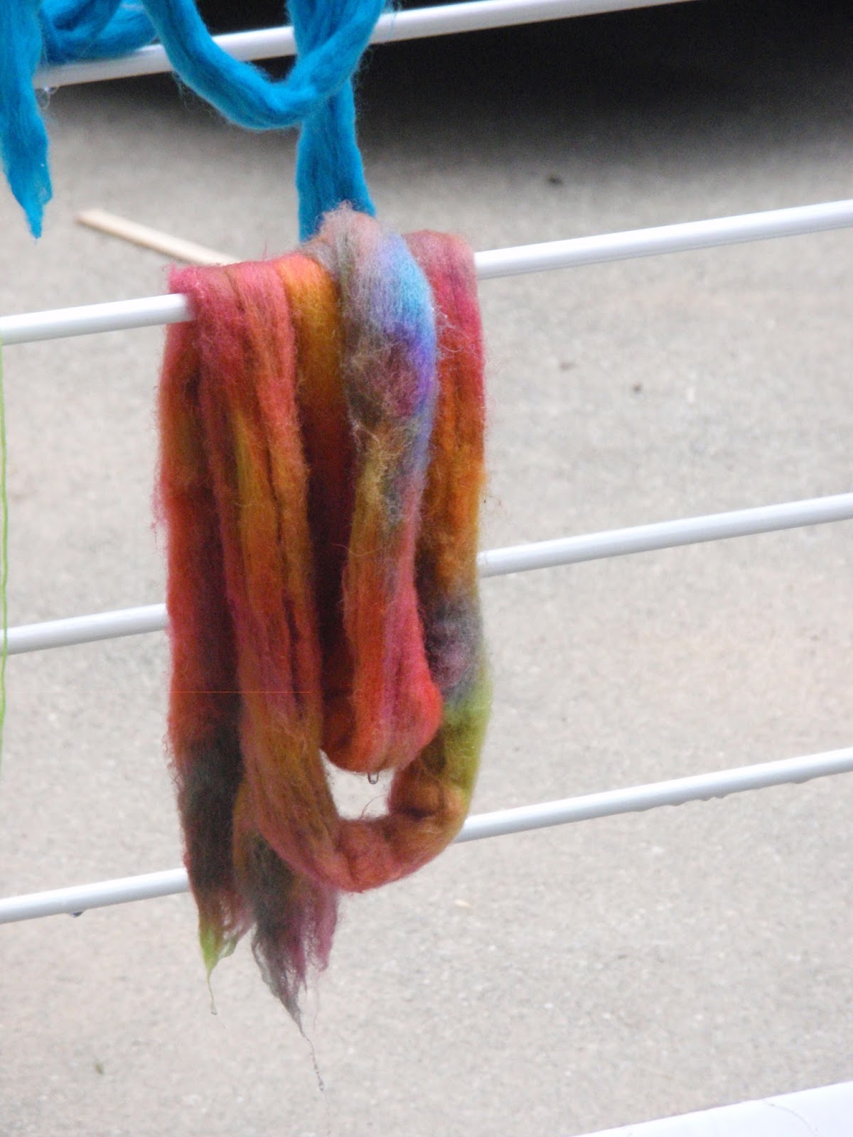 Dabblebag Dying Wool Roving with Food Coloring