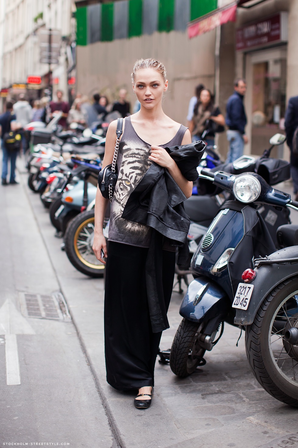 Street Style: Sasha Pivovarova's Tiger T-Shirt