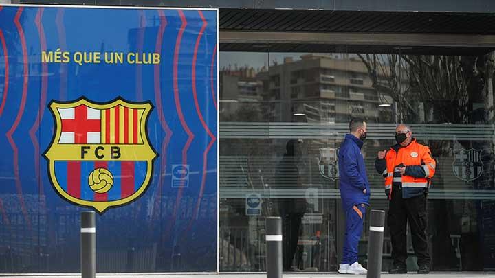 Polisi Melakukan Empat Penangkapan Setelah Menggeledah Kantor Pihak Spanyol Barcelon