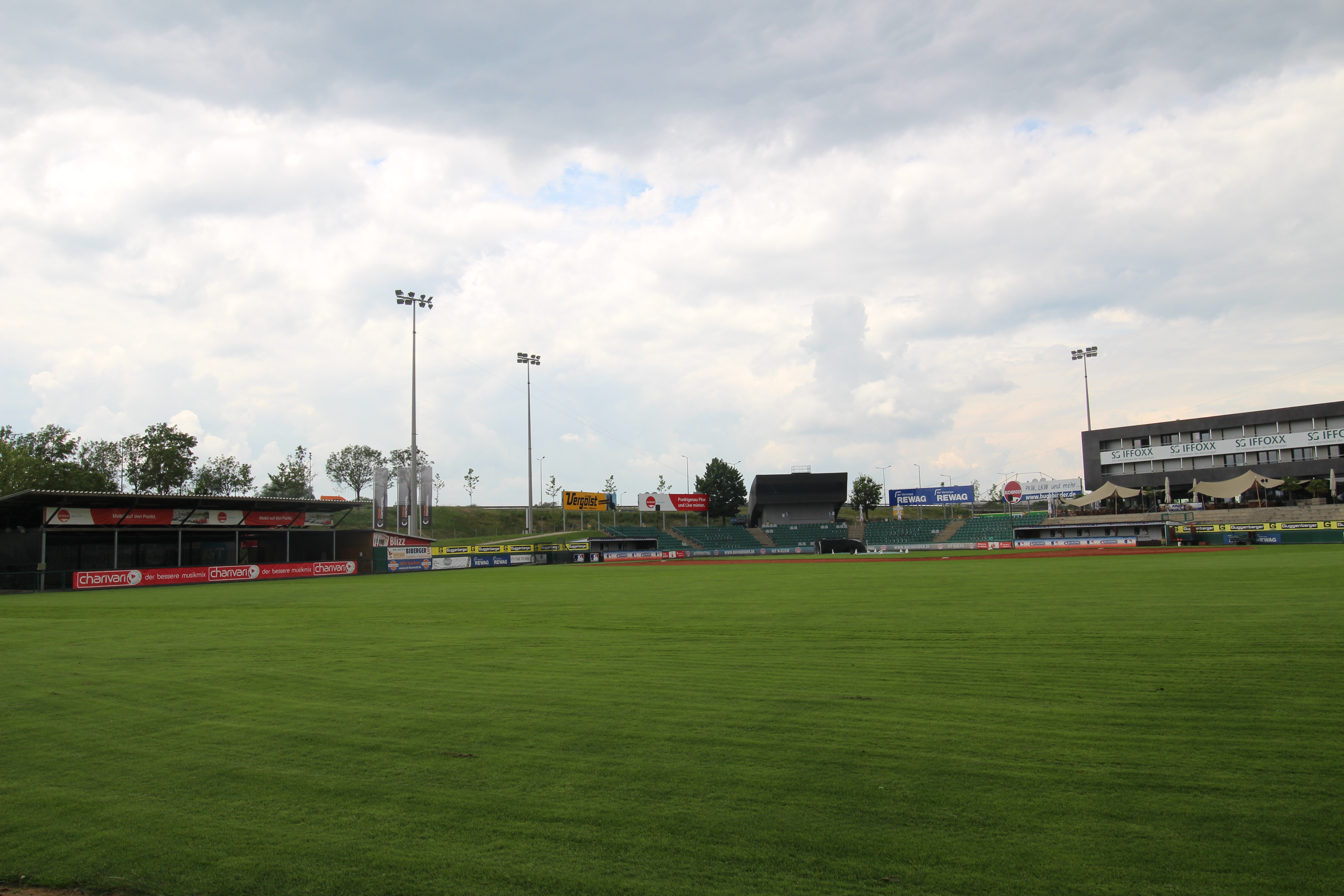 Stadien in aller Welt: Armin-Wolf-Baseball-Arena Regensburg - Groundspotting