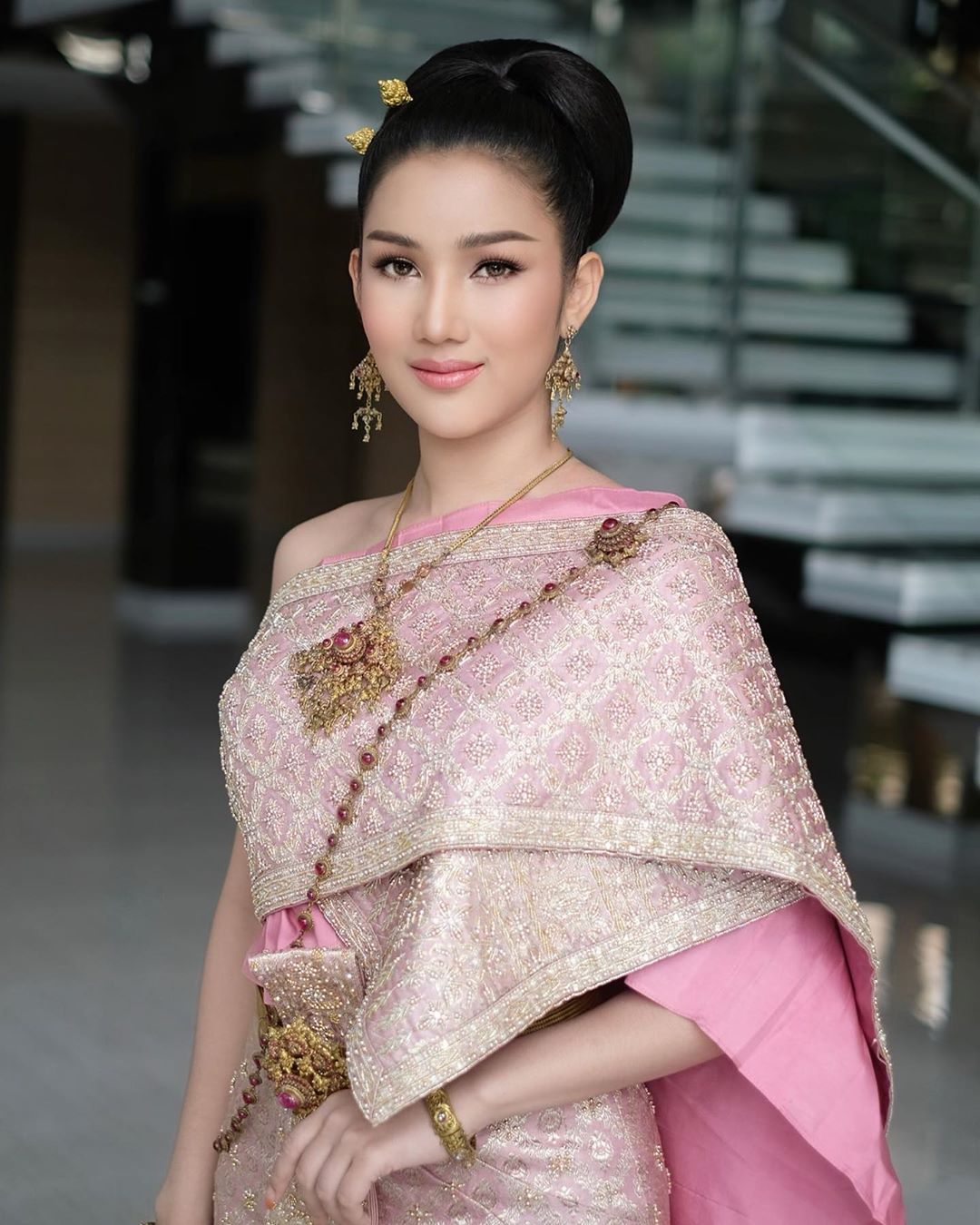 Noe'y Yosita – Most Beautiful Transgender Woman in Traditional Thai ...
