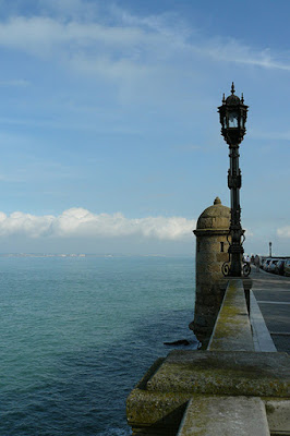 Cádiz: a cidade milenar que influenciou o Brasil BLOG LUGARES DE MEMÓRIA - Matéria Cádiz - Foto cocoparisienne por Pixabay