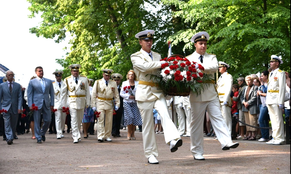 кронштадт 1921 фильм. кронштадт мероприятие. 18 мая день кронштадта. петербургские спасатели. съемки в кронштадте 2020.