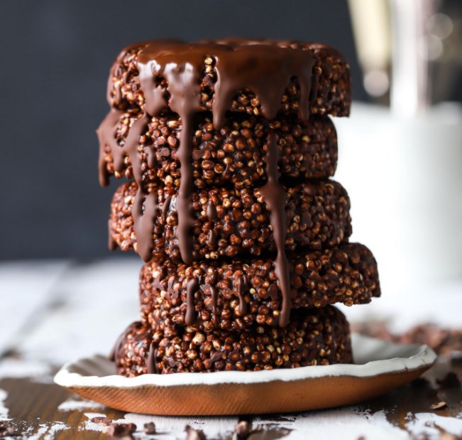 3-Ingredient Chocolate Crunch Doughnuts #chocolate #dessert
