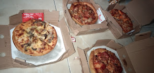 Hasil beli pizza hut di pinggir jalan 😁