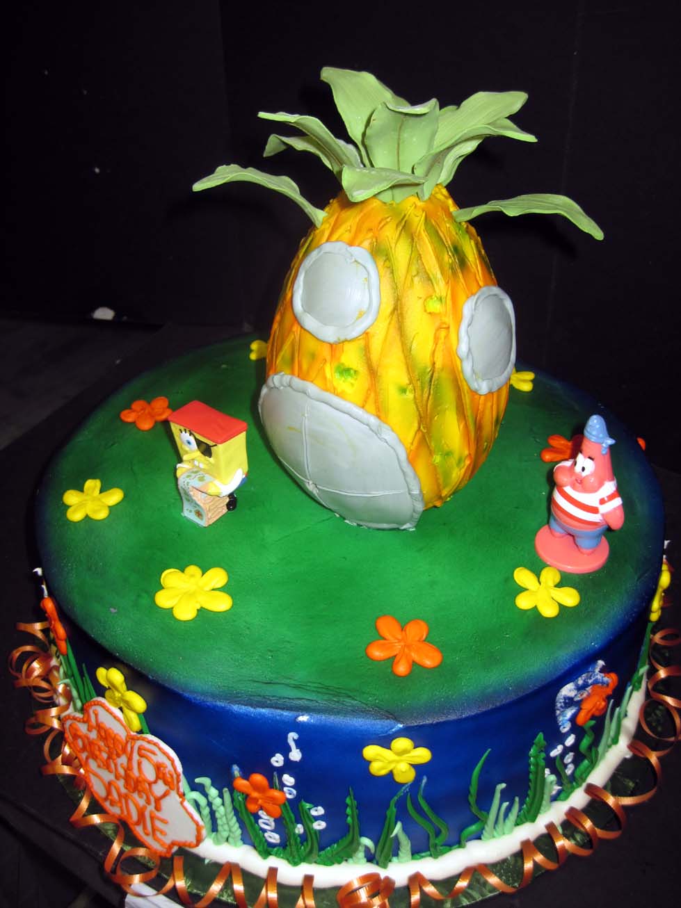 Hansen's Cakes It's always fun here at Hansen's Cakes!