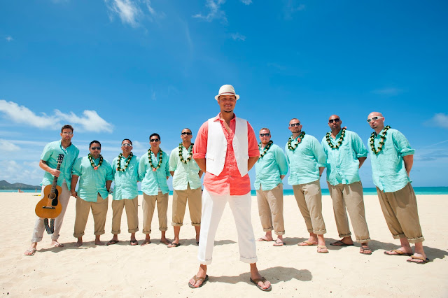 Wedding in Hawaii on the beach with Lonny and his groomsmen 9 in total