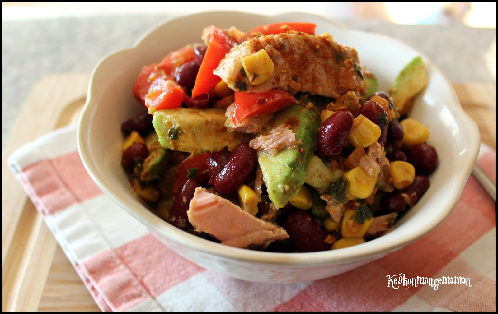 Keskonmangemaman? Salade façon mexicaine au thon et à l'avocat Keskonmangemaman? Salade façon mexicaine au thon et à l'avocat